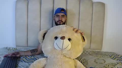 dricusabdallah online show from February 2, 11:03 pm