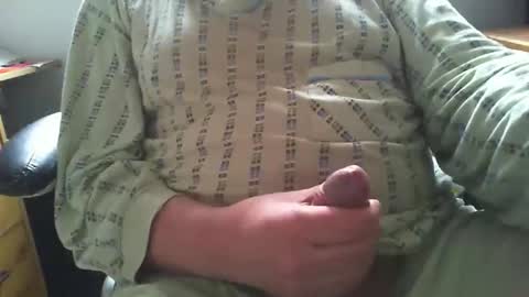 Snapshot of drilledragon chatting on February 4, 9:15 am drilledragon online show from February 4, 9:15 am