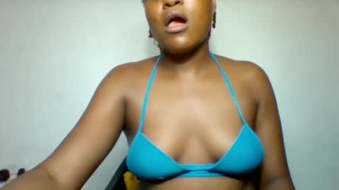 Snapshot of drippussy30 chatting on February 5, 8:35 pm drippussy30 online show from February 5, 8:35 pm