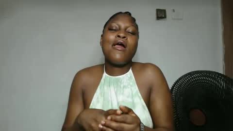 Snapshot of drippussy30 chatting on February 10, 1:35 am drippussy30 online show from February 10, 1:35 am