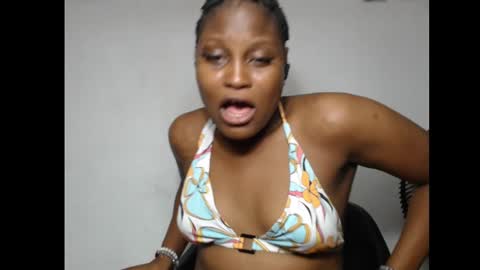 Snapshot of drippussy30 chatting on February 10, 11:13 pm drippussy30 online show from February 10, 11:13 pm