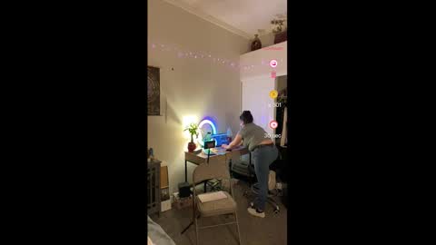 Snapshot of drippykitty888 chatting on February 17, 9:06 am Drippy kitty online show from February 17, 9:06 am