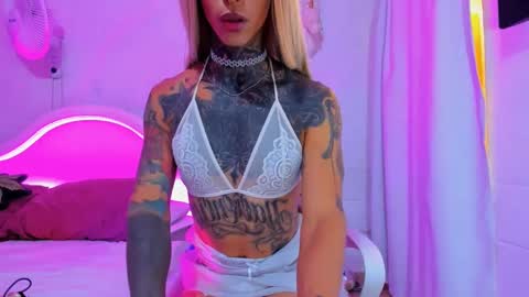 drippyorlove online show from September 25, 10:02 pm