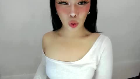 Snapshot of dripqueenxoxo chatting on September 26, 5:22 am miss. Erika online show from September 26, 5:22 am