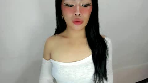 Snapshot of dripqueenxoxo chatting on October 17, 7:11 am miss. Erika online show from October 17, 7:11 am