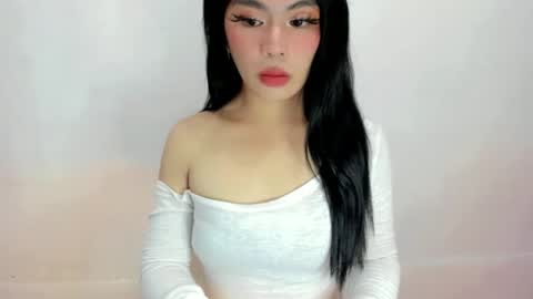 Snapshot of dripqueenxoxo chatting on November 5, 12:27 pm miss. Erika online show from November 5, 12:27 pm