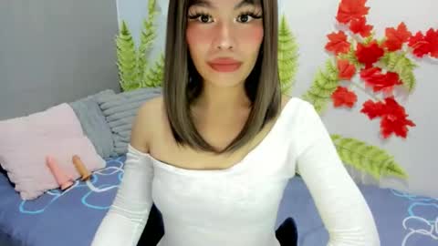 Snapshot of dripqueenxoxo chatting on November 28, 10:29 am miss. Erika online show from November 28, 10:29 am