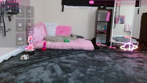 Snapshot of droolybambi chatting on October 28, 9:17 pm Bambi online show from October 28, 9:17 pm