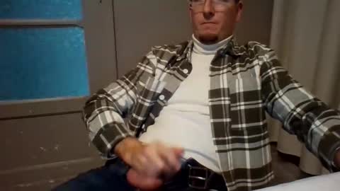 Snapshot of dropever2 chatting on February 6, 8:07 am dropever2 online show from February 6, 8:07 am