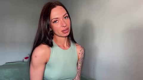 Bella online show from May 18, 2:51 am