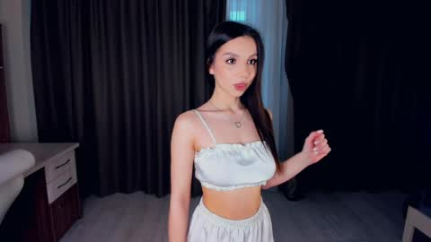 Emma online show from May 4, 5:03 am