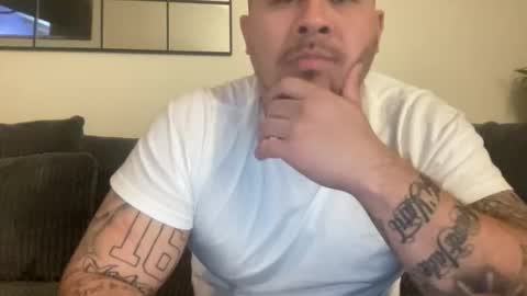 Snapshot of dtfandrecord chatting on February 4, 3:34 am dtfandrecord online show from February 4, 3:34 am