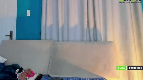 duamilktits online show from May 13, 8:55 am