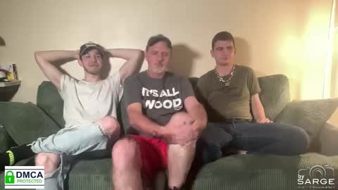 Snapshot of dubkcuf chatting on February 17, 3:25 am Sarge online show from February 17, 3:25 am