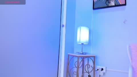dulce__fiore07 online show from May 7, 11:59 am