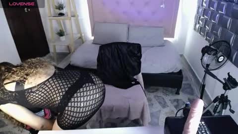 dulce__lovee online show from January 17, 12:15 am