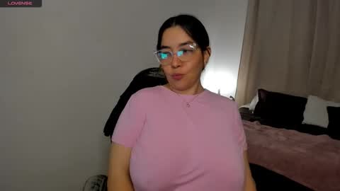 Snapshot of dulce_brithany chatting on November 4, 11:48 pm dulce brithany online show from November 4, 11:48 pm