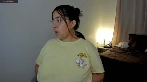 Snapshot of dulce_brithany chatting on November 30, 1:37 pm dulce brithany online show from November 30, 1:37 pm