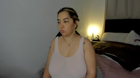 Snapshot of dulce_brithany chatting on February 4, 12:44 pm dulce brithany online show from February 4, 12:44 pm