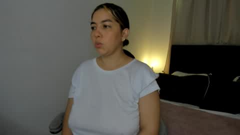 Snapshot of dulce_brithany chatting on February 7, 5:27 pm dulce brithany online show from February 7, 5:27 pm