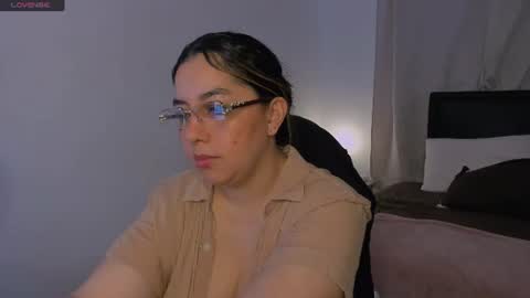 Snapshot of dulce_brithany chatting on July 4, 4:57 pm dulce brithany online show from July 4, 4:57 pm