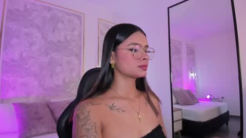 Snapshot of dulce_glow_ chatting on June 14, 1:02 pm D U L C E online show from June 14, 1:02 pm