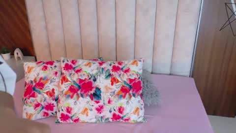Snapshot of dulce_holy chatting on July 9, 12:58 am DULCE HOLY online show from July 9, 12:58 am