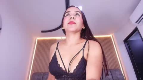 Snapshot of dulce_kitty19 chatting on March 31, 11:54 am kitty online show from March 31, 11:54 am