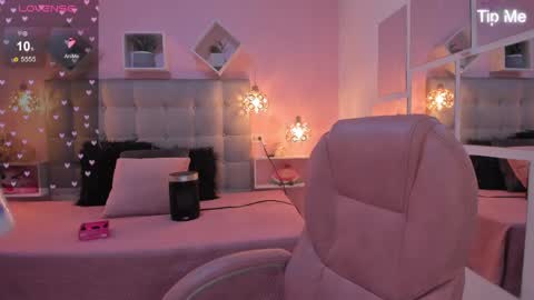 Dulce  online show from May 1, 1:05 pm