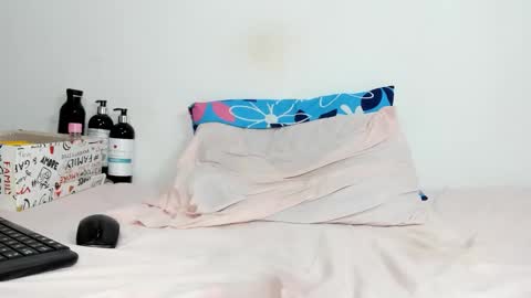 Snapshot of dulce_princss_ chatting on March 21, 8:19 am dulce online show from March 21, 8:19 am