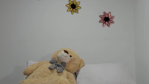 Dulce  online show from January 29, 2:51 am