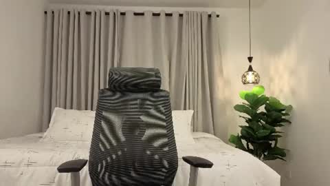 Snapshot of dulceamara_vg chatting on June 10, 11:31 am Amara online show from June 10, 11:31 am