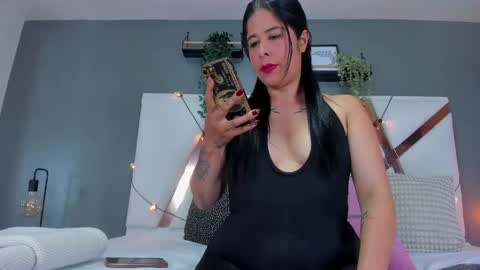 DULCE AURORA online show from April 25, 2:58 am