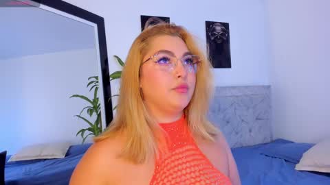 dulceedens_1 online show from January 3, 4:44 am