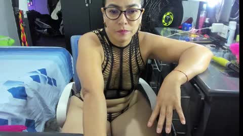 Dulce  online show from January 3, 11:55 pm