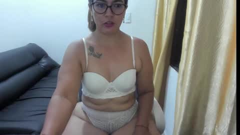 Dulce  online show from January 27, 4:41 am
