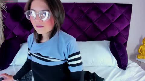 dulcevela online show from March 5, 4:24 am