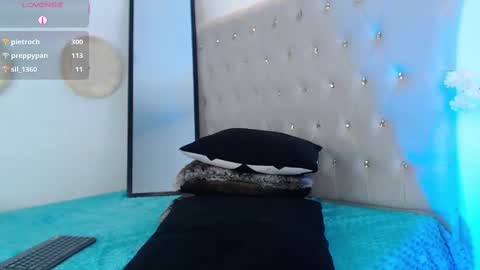 Snapshot of dulcey_ chatting on September 19, 9:43 am Dulcey online show from September 19, 9:43 am