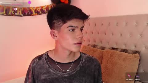 Snapshot of dulcey_ chatting on October 17, 4:15 am Dulcey online show from October 17, 4:15 am