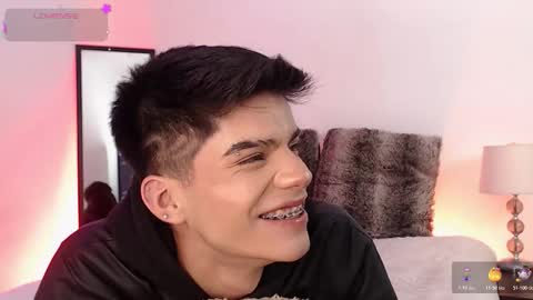 Snapshot of dulcey_ chatting on October 18, 5:54 am Dulcey online show from October 18, 5:54 am