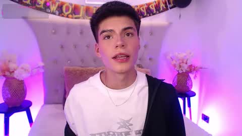 Snapshot of dulcey_ chatting on October 19, 3:40 am Dulcey online show from October 19, 3:40 am