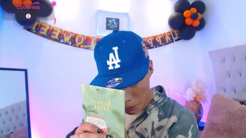 Snapshot of dulcey_ chatting on October 21, 5:30 am Dulcey online show from October 21, 5:30 am