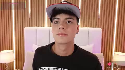 Snapshot of dulcey_ chatting on February 19, 4:30 am Dulcey online show from February 19, 4:30 am