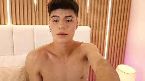 Snapshot of dulcey_ chatting on February 27, 5:18 am Dulcey online show from February 27, 5:18 am