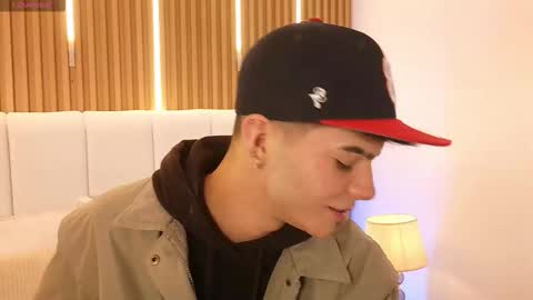 Snapshot of dulcey_ chatting on March 17, 4:39 am Dulcey online show from March 17, 4:39 am