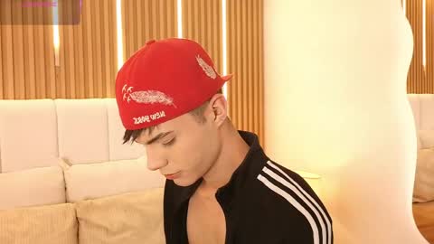 Snapshot of dulcey_ chatting on April 2, 1:36 am Dulcey online show from April 2, 1:36 am