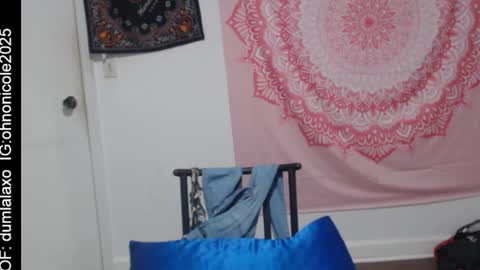 Snapshot of dumlala chatting on January 9, 6:38 am the only advantage you have over me is that u can kiss my ass and i cant online show from January 9, 6:38 am