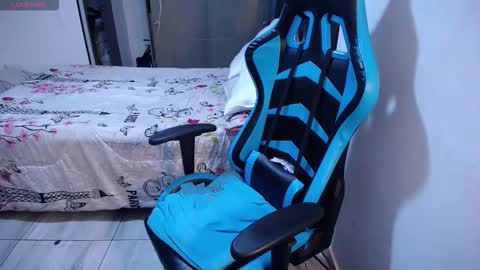 Nicole   online show from March 19, 9:19 pm