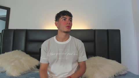 Thomas and Noah online show from April 21, 7:28 pm