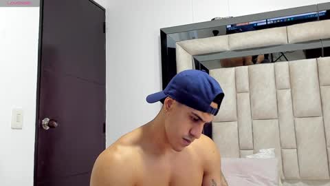 Snapshot of duran_dhikol1 chatting on December 13, 6:00 am duran_dhikol1 online show from December 13, 6:00 am